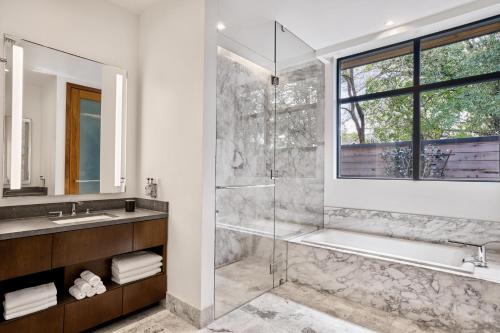 Superior King Suite