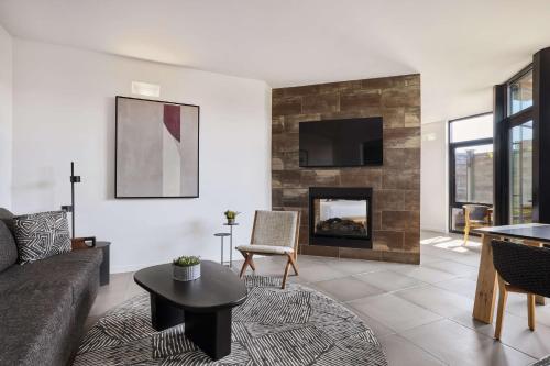 Superior King Suite