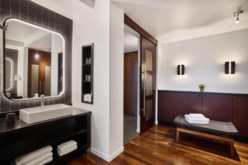 Suite with Spa Bath