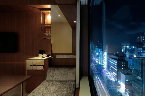 Executive Triple Room with 2 Sofa Beds - High Floor - Non-Smoking