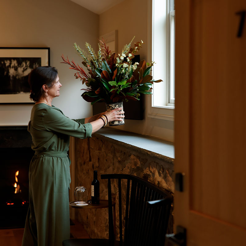 Deluxe Room with Fireplace & Soaking Tub