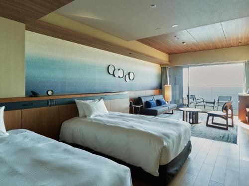 Ocean-view twin room with open-air bath / 4-person capacity