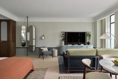 Courtyard Terrace Suite