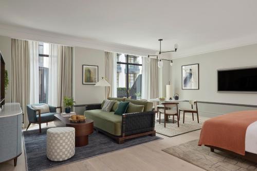 Courtyard Terrace Suite
