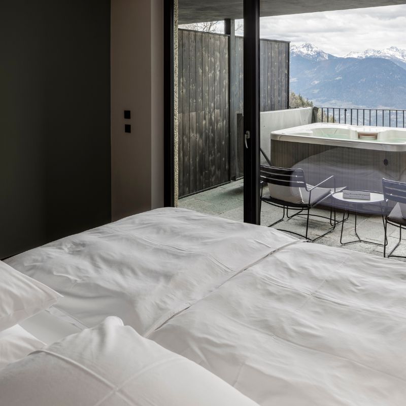 Urban with Jacuzzi