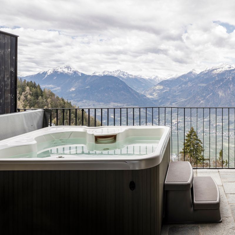 Urban with Jacuzzi