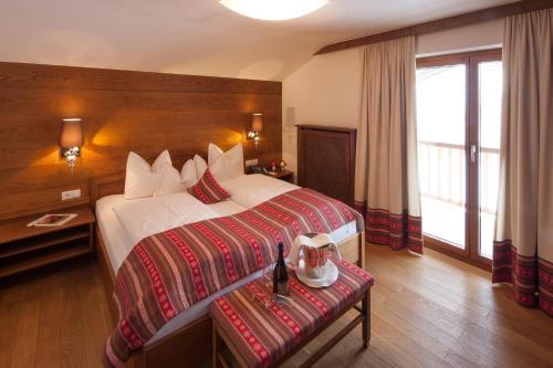 Family Suite (2 Adults + 2 Children)