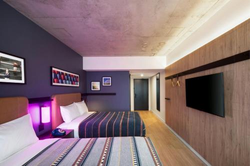 Moxy Queen Room with Two Queen Beds