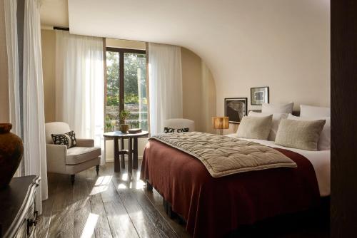 Superior King Room 