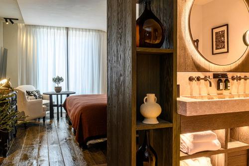 Superior King Room 