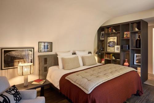 Superior King Room 
