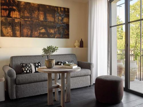 Royal Suite with Balcony and River View
