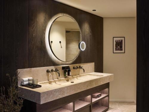 Royal Suite with Balcony and River View