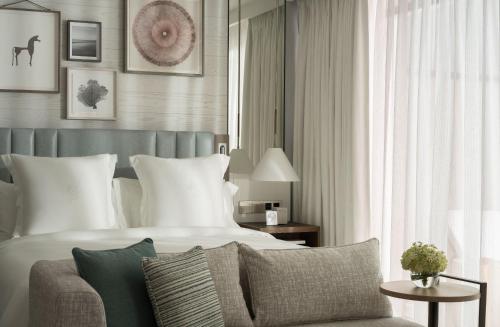 King Room with Arion Pine View