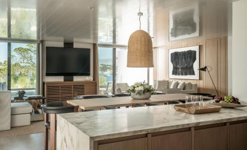 Nafsika Ambassador Suite