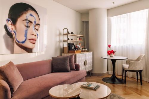 Extra ME+ Junior Suite with Spa Access (2 adults + 2 children)