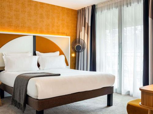Classic Room with Double Bed and Single Sofa Bed