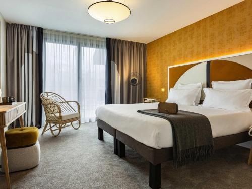 Classic Room with Double Bed and Single Sofa Bed