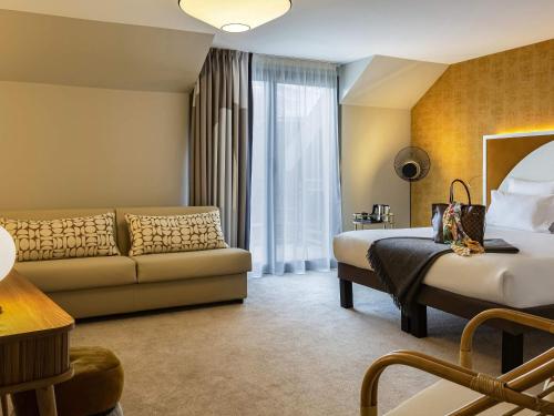 Junior Double Suite with Double Sofa Bed