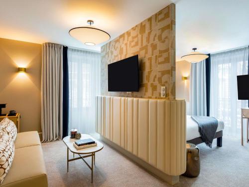 Junior Double Suite with Double Sofa Bed