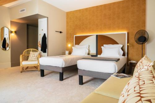 Junior Double Suite with Double Sofa Bed