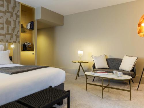 Suite with One Double and Two Twin Beds