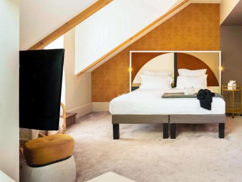 Superior Double Room with Sofa