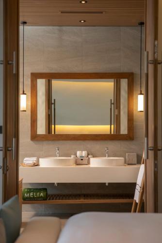 One-Bedroom Suite with Outdoor Bathtub