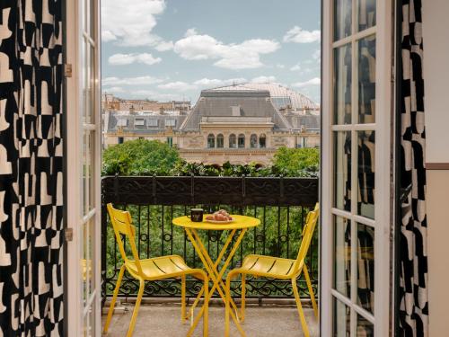 Comfort Double Room with Balcony Paris View