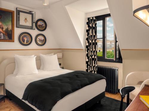 Cozy Room Paris View