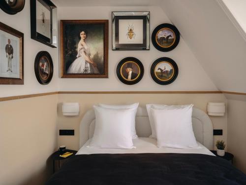 Cozy Room Paris View