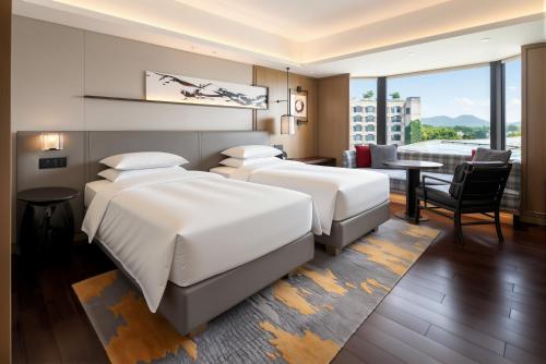 Deluxe Twin Room with Two Twin Beds