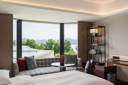 Deluxe Twin Room with Two Twin Beds