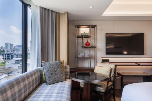 King Room with City View