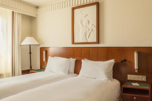 Interconnecting King Room