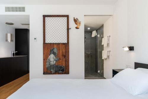 Deluxe One-Bedroom Apartment with Garden View