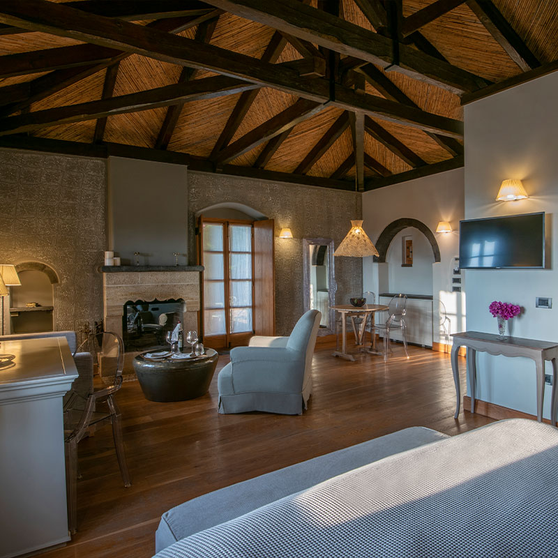 Kinsterna Suite