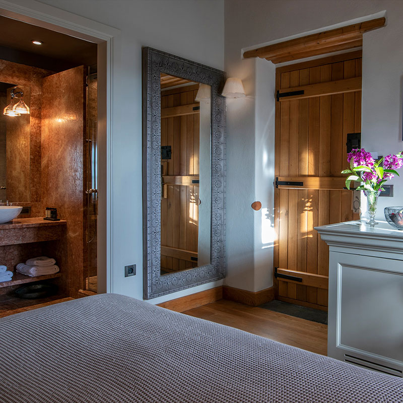 Manor Room