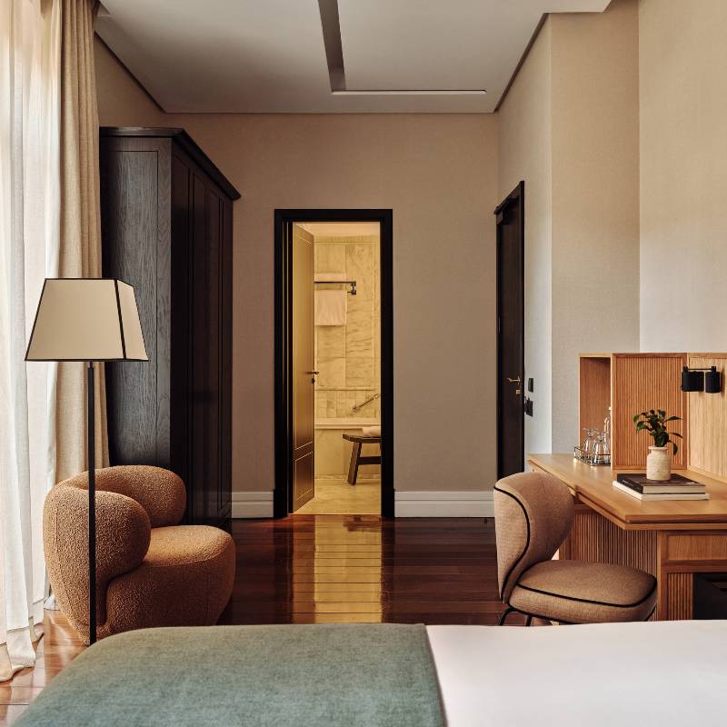 Deluxe Room - Breakfast Included