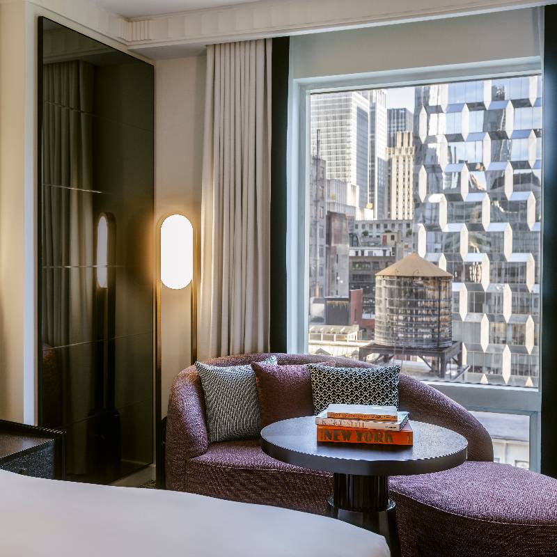 Luxury Room - 1 King Bed