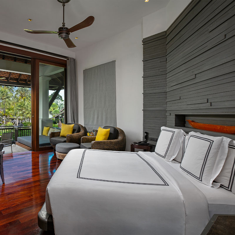 Pearl Bed Suite