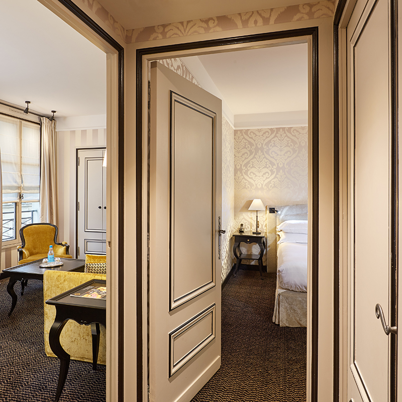 Junior Suite - 1 Queen Bed