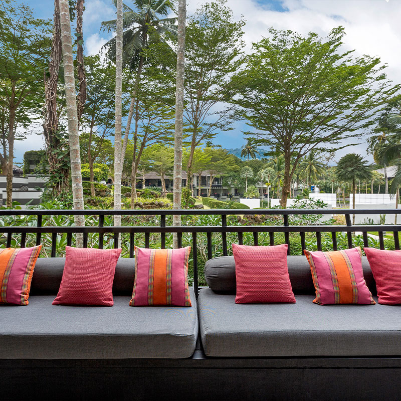 One Bedroom Pearl Shell Suite