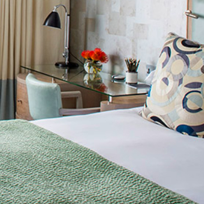 Deluxe Room - 1 King Bed