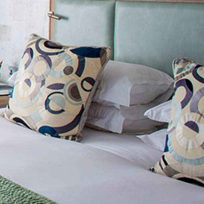 Deluxe Room - 1 King Bed