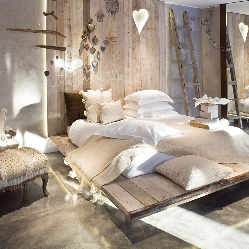 Land Room