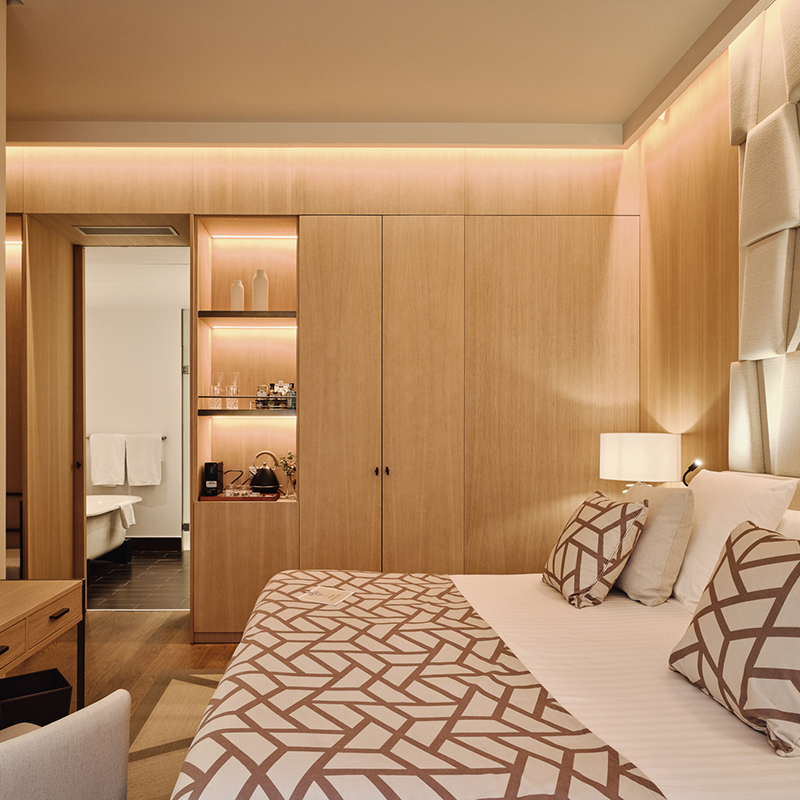 Dreamer's Double Room - 1 Queen Bed