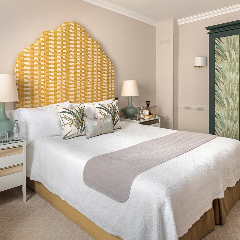 Classic Room - 1 Queen Bed 