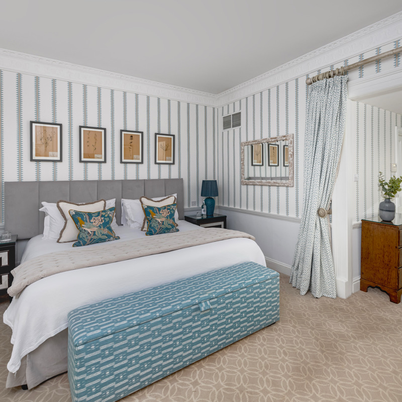 Junior Suite - 1 Queen Bed