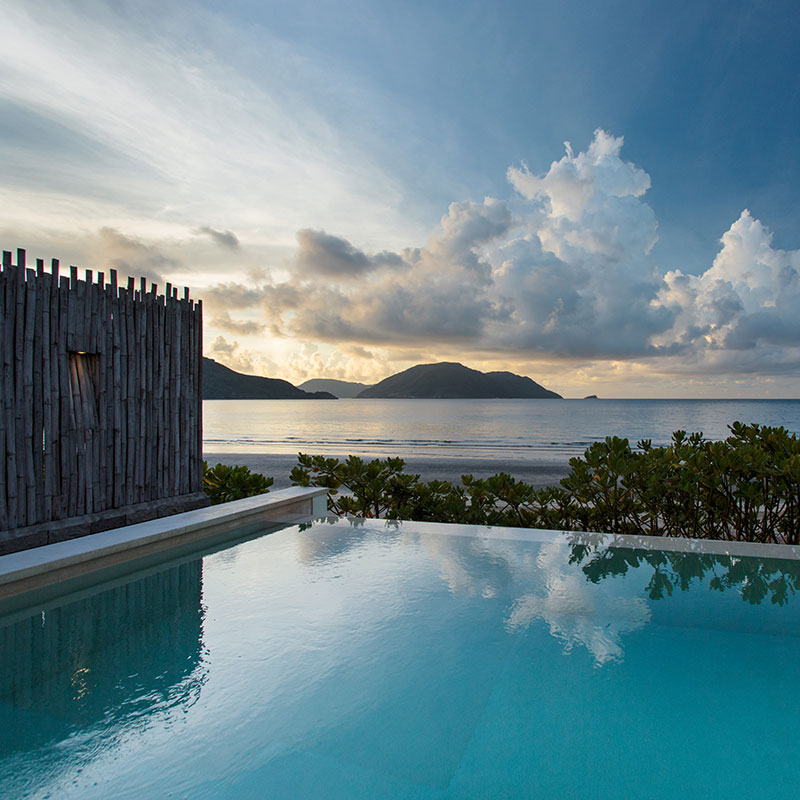 Beachfront Deluxe Pool Villa